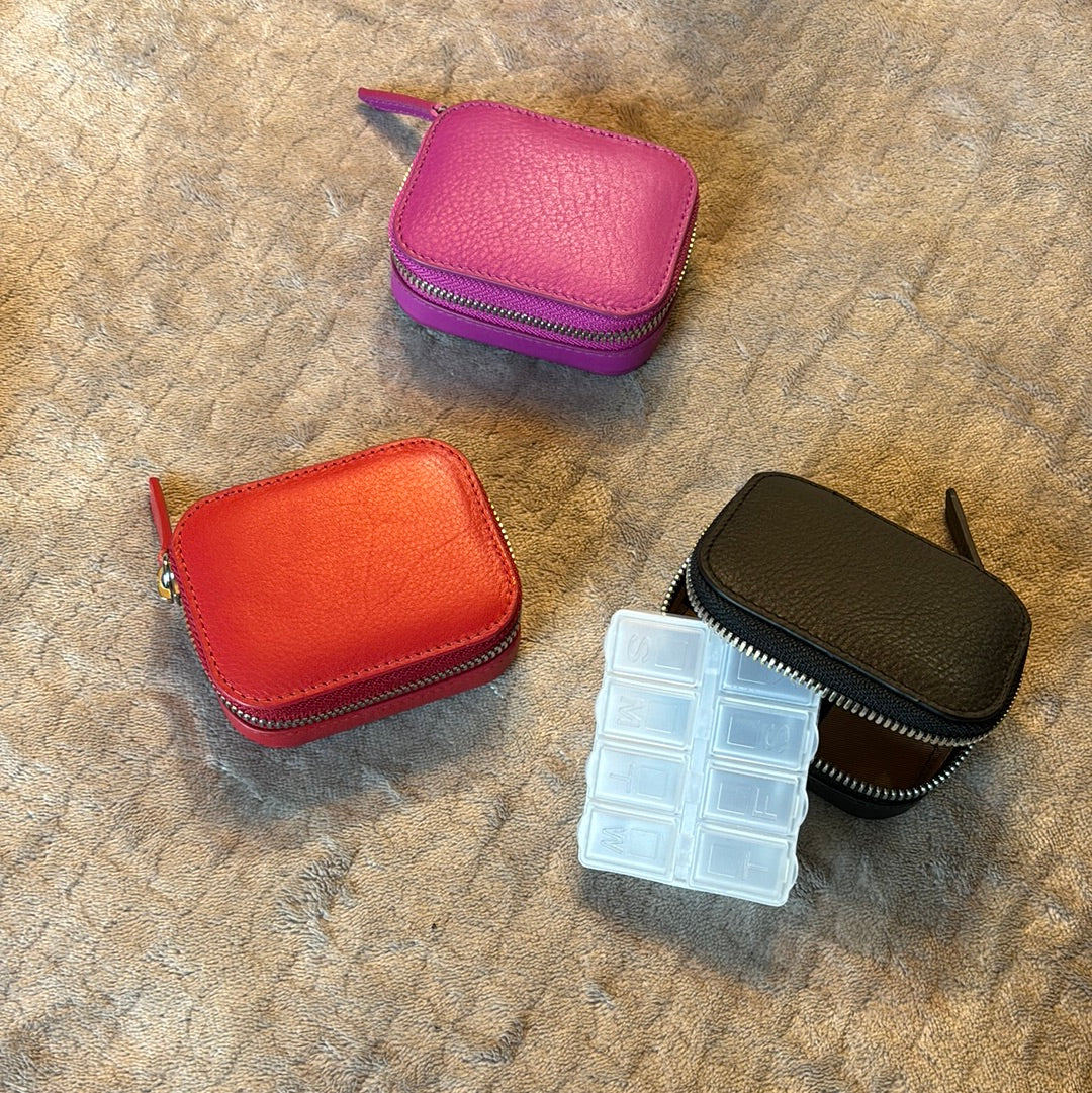 ILI - Leather Pill Box