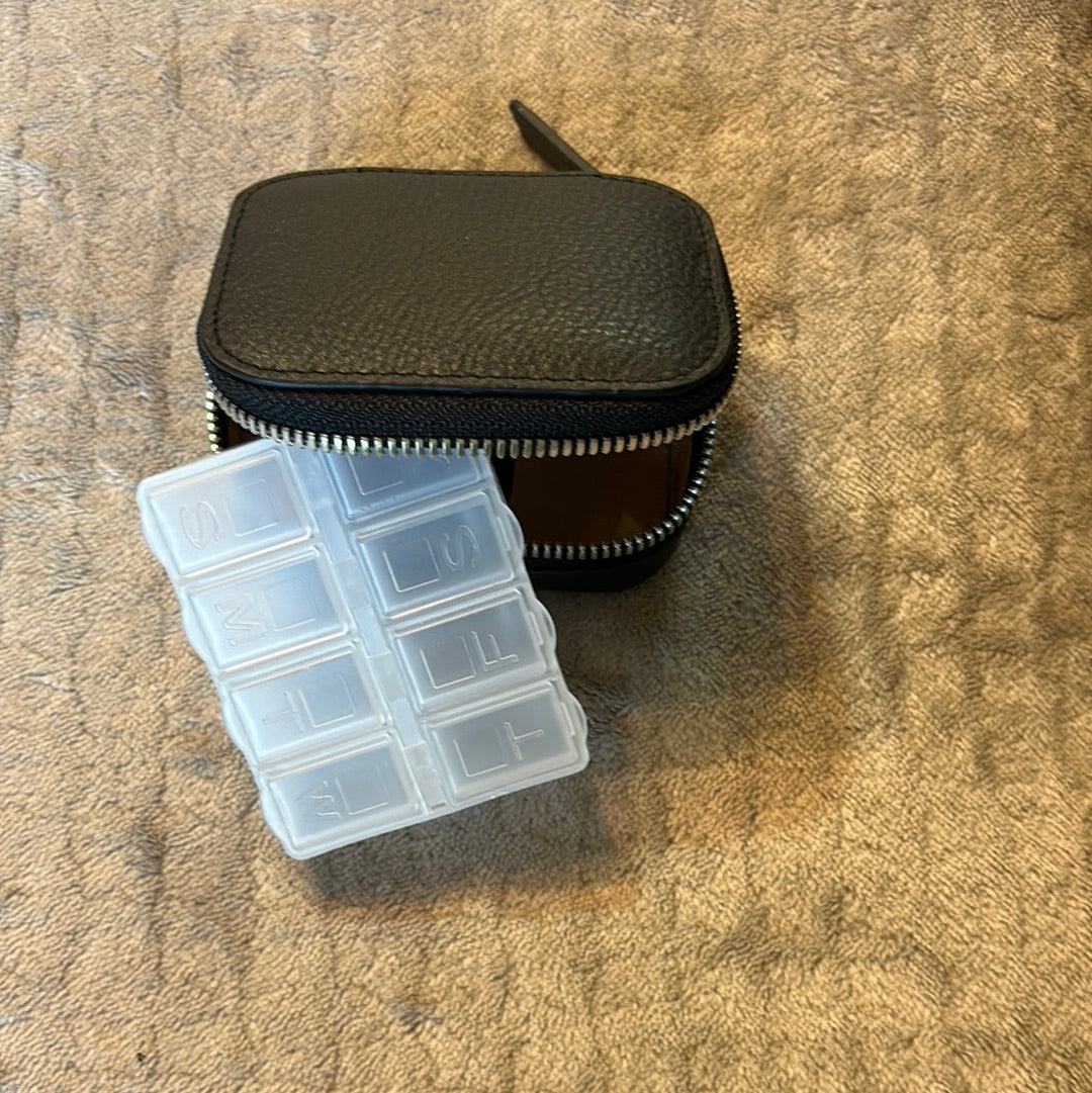 ILI - Leather Pill Box