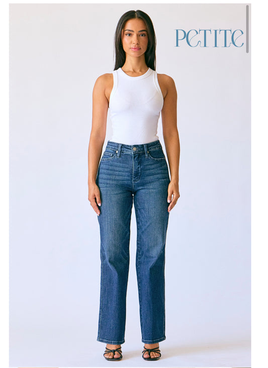 Petite Judy Blue Straight Jean