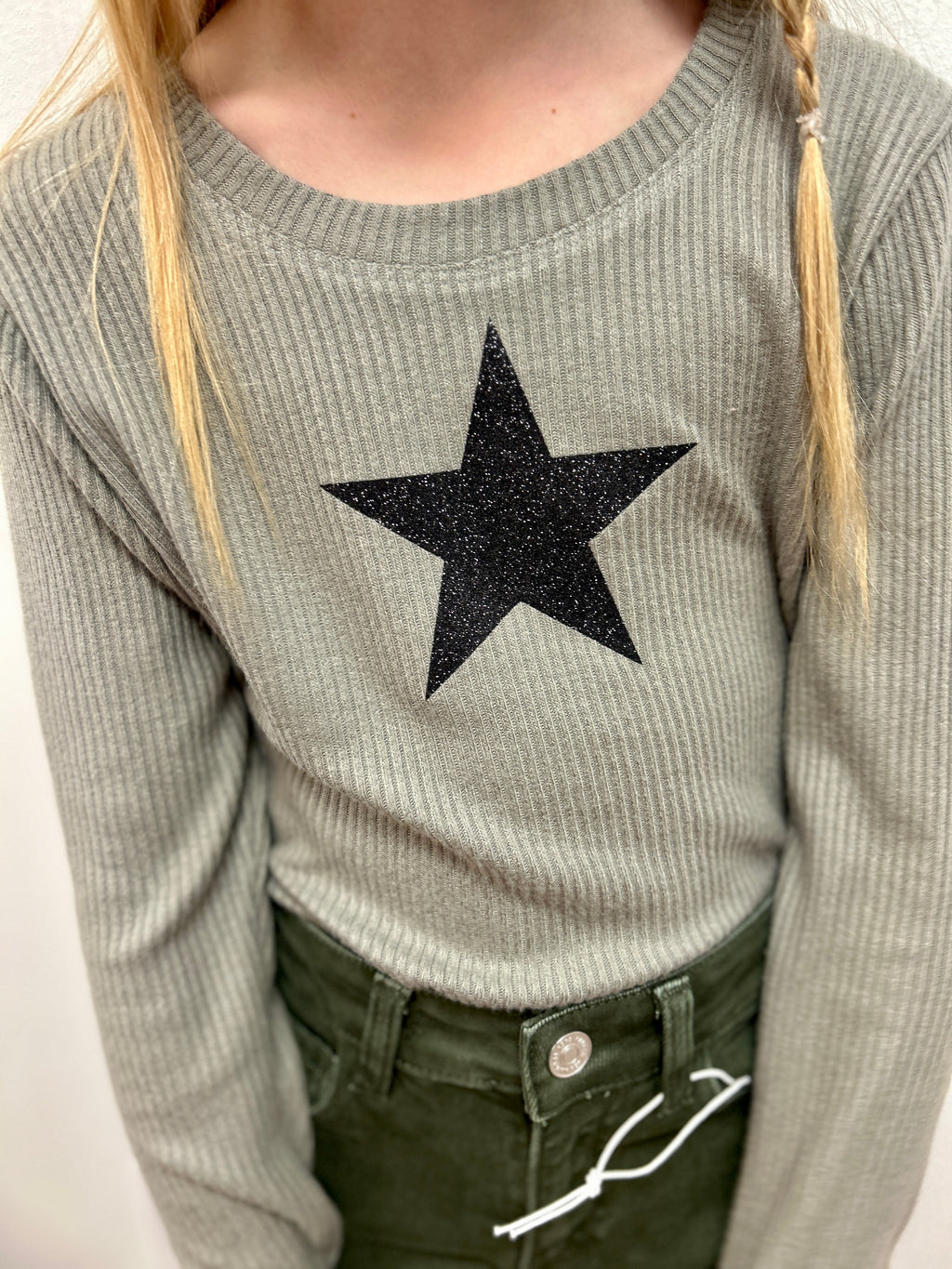 AC407 Girls Rib Knit L/S Top with Glitter Star