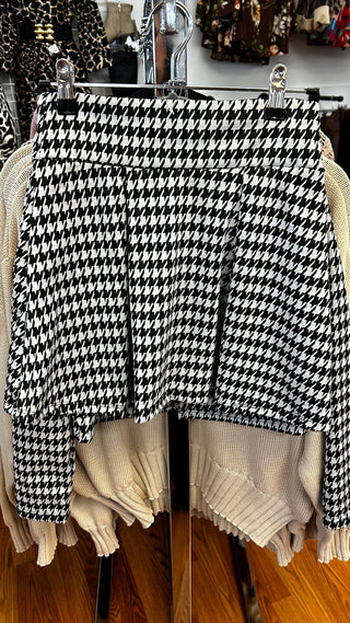 Area Code 407 Houndstooth Pleated Mini Skirt – Classic Black & White - All About Me Boutique
