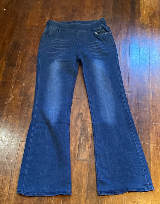 Light Wash Pull On Bell Bottom Jean ( Head to Toe Fashion)
